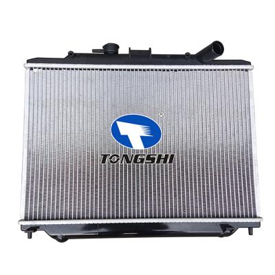 适用于日产 URVAN 2.4'06- AT 散热器