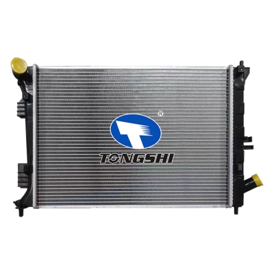 适用于起亚 K3 MT散热器